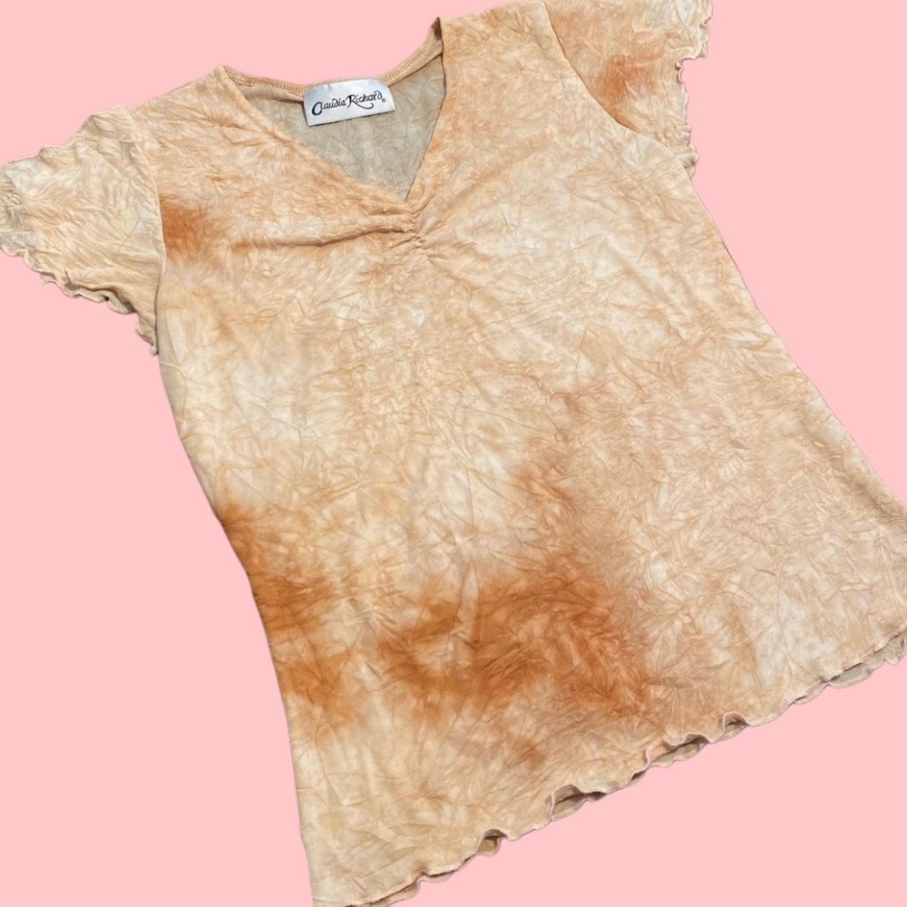 beautiful fairycore blouse w a flattering ruffle cut 🤎
